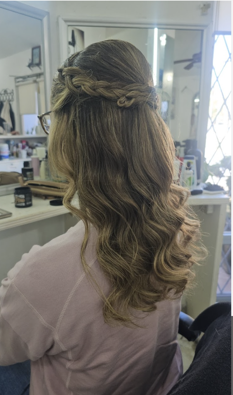 Trenza lateral con ondas marcadas